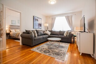 186 Kent St, Unit 4 in Brookline, MA - Building Photo