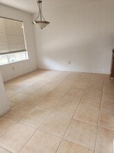 2156 Cheyenne Way in Modesto, CA - Foto de edificio - Building Photo