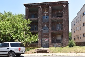 2427 Callow Ave in Baltimore, MD - Building Photo - Building Photo