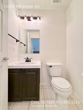 14655 NW Benny Dr in Portland, OR - Building Photo - Building Photo