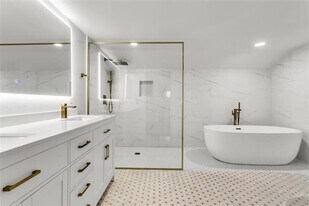 3235 Cole Ave in Dallas, TX - Building Photo