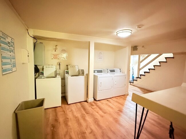 1408 Commonwealth Ave in Boston, MA - Building Photo - Building Photo