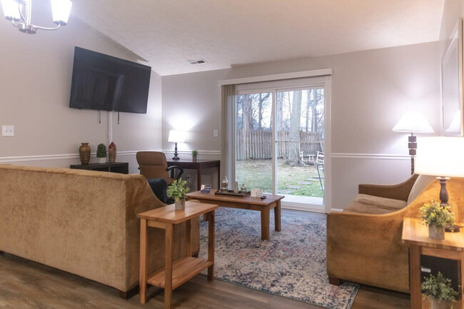 8859 Woodpointe Cir in Indianapolis, IN - Building Photo - Building Photo