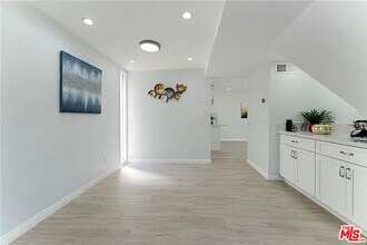 126 Casuda Canyon Dr in Monterey Park, CA - Foto de edificio - Building Photo