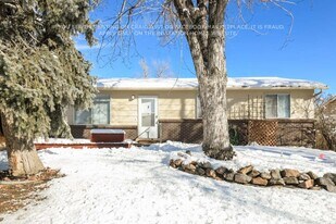 2852 S Mobile St in Aurora, CO - Building Photo