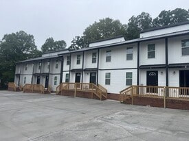 121 Lines St in Thomasville, NC - Building Photo