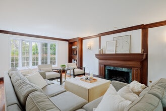 16842 Harkness Cir in Huntington Beach, CA - Building Photo - Building Photo