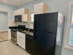 36 N Clarendon St in Cranston, RI - Building Photo - Building Photo