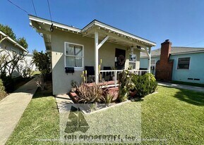 3925 Flower St in Cudahy, CA - Building Photo