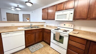 Prairie Sky in Moorhead, MN - Building Photo - Interior Photo