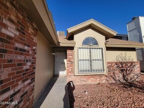 1465 Sierra De Oro Dr in El Paso, TX - Building Photo - Building Photo