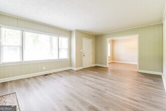1380 Bolton Rd NW in Atlanta, GA - Building Photo - Building Photo