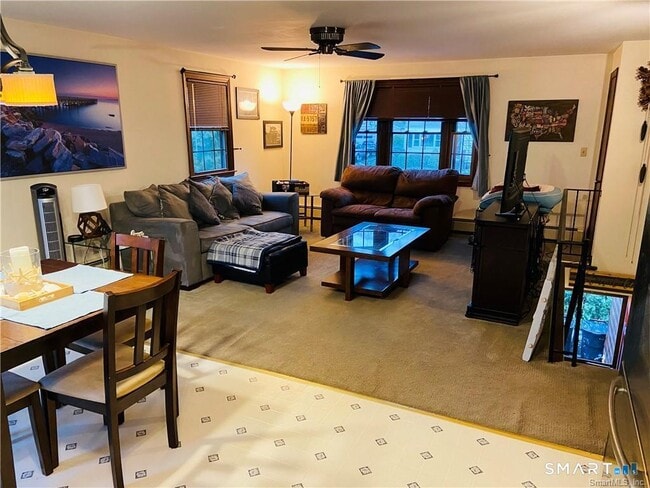 123 Woods End Rd in Fairfield, CT - Building Photo - Building Photo