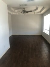 704 Thompson Rd in Mission, TX - Foto de edificio - Building Photo