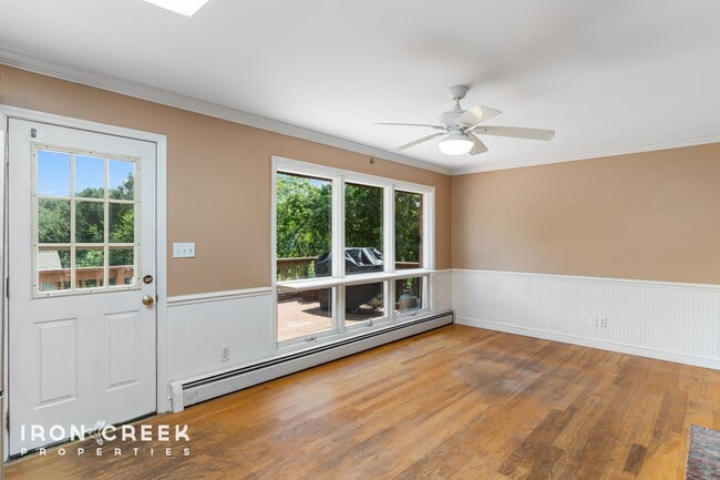 34 W Oakview Rd in Asheville, NC - Building Photo - Building Photo