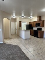 6325 Reynolds Dr, Unit 109 in Las Cruces, NM - Building Photo