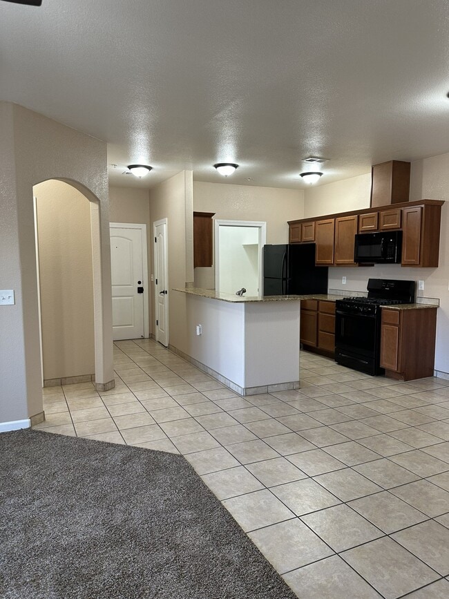 6325 Reynolds Dr