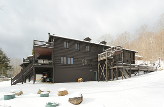 656 Hollywood Hills Rd in Old Forge, NY - Building Photo - Building Photo