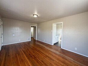 410 N Flat St in Waxahachie, TX - Building Photo - Building Photo