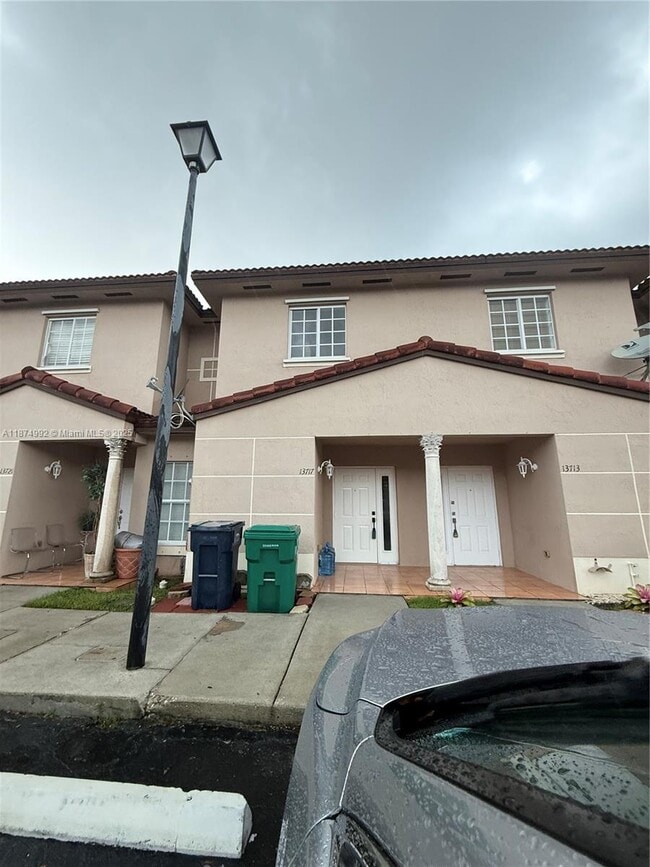 13717 SW 171st Ln in Miami, FL - Building Photo - Building Photo