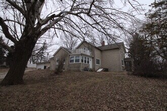 7800 W Forest Home Ave, Unit 7800 in Greenfield, WI - Foto de edificio - Building Photo