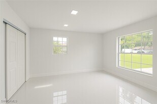 13880 Lazy Ln in Ft. Myers, FL - Building Photo