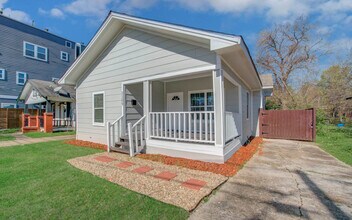 3309 Webster St in Houston, TX - Building Photo - Building Photo