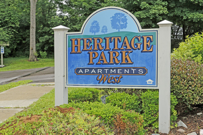 Heritage Park West in Waterford, MI - Foto de edificio - Building Photo