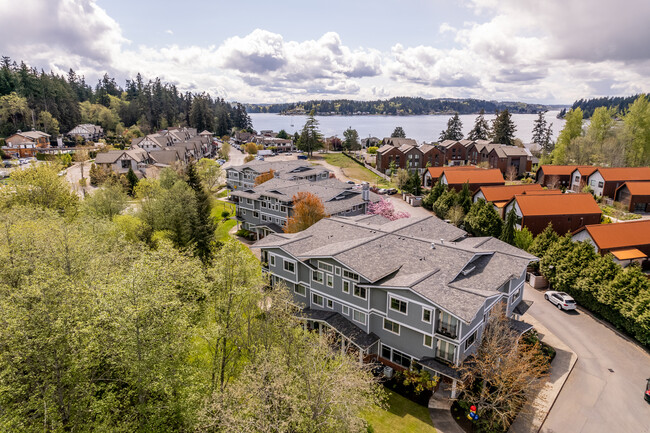 Lynwood Commons in Bainbridge Island, WA - Foto de edificio - Building Photo