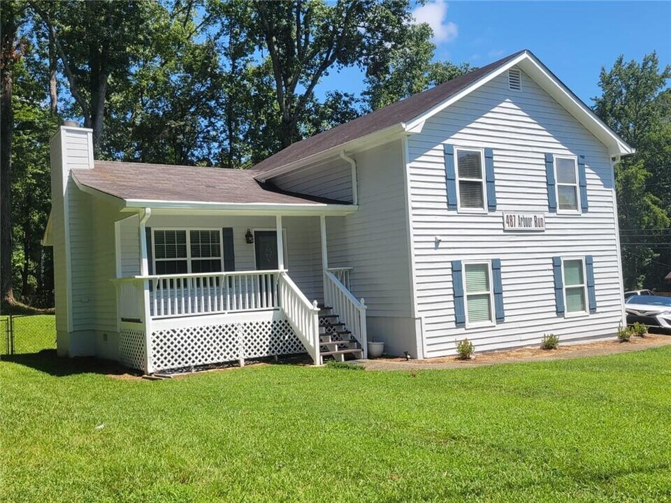 487 Arbour Run in Suwanee, GA - Building Photo