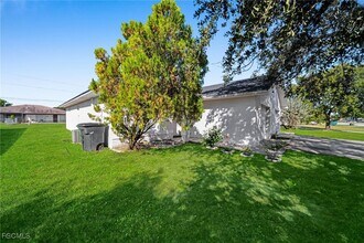 1214 SE 24th Ave in Cape Coral, FL - Building Photo - Building Photo