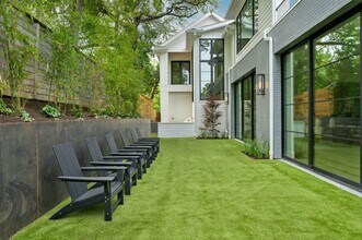 2400 Bridle Path in Austin, TX - Building Photo - Building Photo