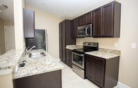 1707 Conservation Trl in Fort Walton Beach, FL - Foto de edificio - Building Photo