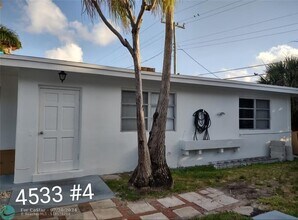 4533 Poinciana St in Lauderdale-by-the-Sea, FL - Building Photo - Building Photo