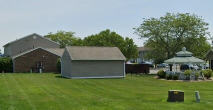 1800 Oakwood Ave in Napoleon, OH - Building Photo - Building Photo
