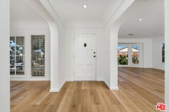 9654 W Olympic Blvd in Beverly Hills, CA - Building Photo - Building Photo