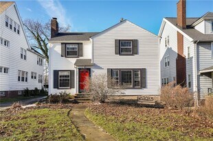 2292 S Overlook Rd in Cleveland Heights, OH - Building Photo