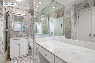 69 W 9th St in New York, NY - Building Photo - Building Photo