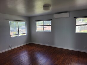 2238 Komo Mai Dr in Pearl City, HI - Building Photo - Building Photo