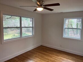 2715 Greenville Hwy in Flat Rock, NC - Building Photo - Building Photo