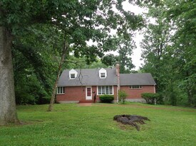 708 Edgewood Ave in Columbia, MO - Building Photo