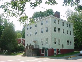 127 Second St in Hallowell, ME - Foto de edificio - Building Photo