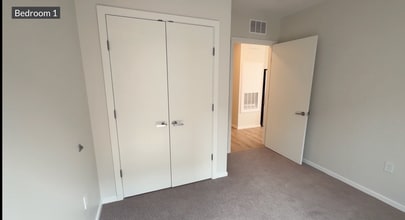 5 Russell Park, Unit C201 in Quincy, MA - Foto de edificio - Building Photo