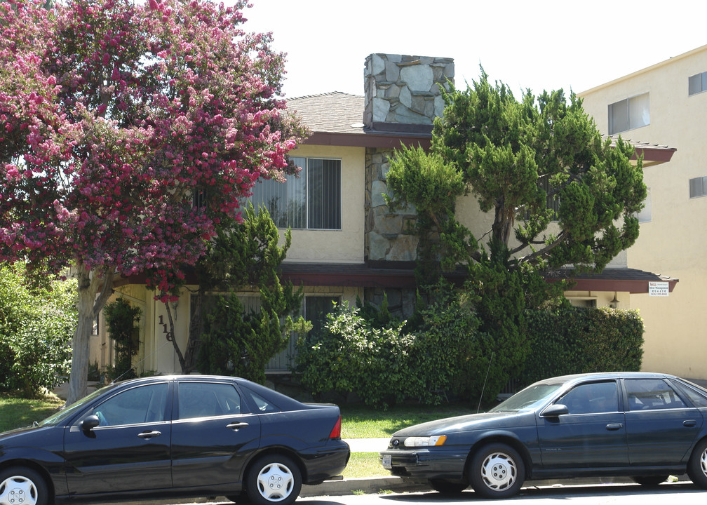 116 E Alhambra Rd in Alhambra, CA - Building Photo