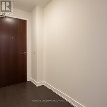 120-S120 Bayview Ave in Toronto, ON - Building Photo - Building Photo