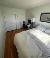 922 Beacon St, Unit 31 in Boston, MA - Building Photo - Building Photo