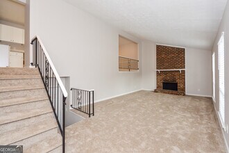 2271 Marshes Glenn Dr NW in Norcross, GA - Building Photo - Building Photo