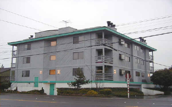 The Hawk Apartments in Seattle, WA - Building Photo - Building Photo