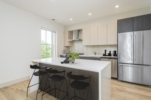 178 Saint Alphonsus St, Unit 1 in Boston, MA - Building Photo