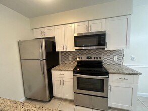 5305 Summerlin Rd in Ft. Myers, FL - Building Photo - Building Photo